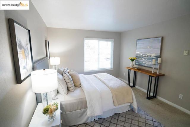 26811 Hayward Blvd, Hayward CA: https://media.crmls.org/mediaz/cdc2623f-c4a8-4b23-95e7-a926db64d73e.jpg