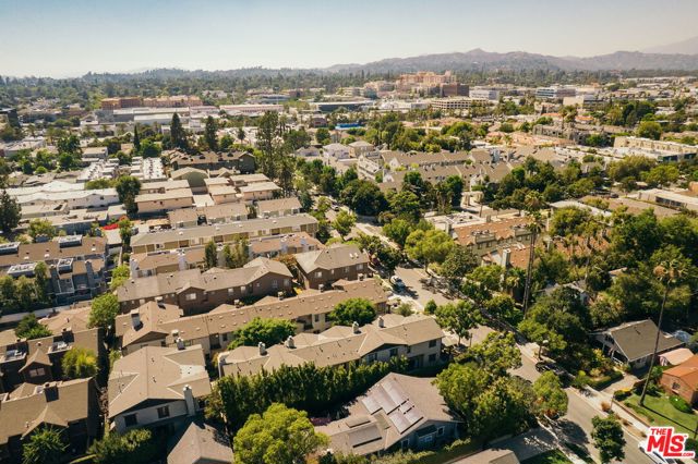 322 Alpine Street, Pasadena CA: https://media.crmls.org/mediaz/cdc2a461-7f06-4c21-9e48-01cd7354e355.jpg