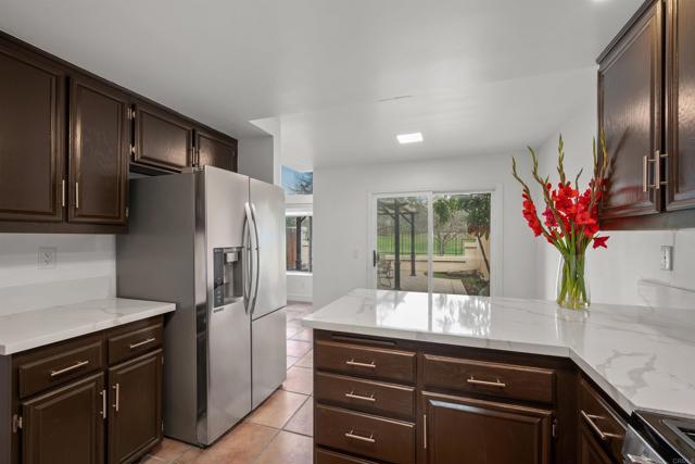 2344 Greenbriar Drive, Chula Vista CA: https://media.crmls.org/mediaz/cdc36796-8aad-4412-8f0f-5187a9c17499.jpg
