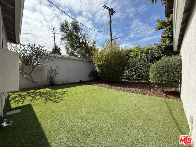 11293 Brookhaven Avenue, Los Angeles CA: https://media.crmls.org/mediaz/cdc3a21c-7841-410e-bb1c-0138a487a5bd.jpg