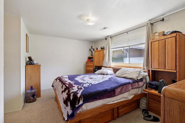 880 Apricot Lane, Hollister CA: https://media.crmls.org/mediaz/cdc3c0e1-efc1-4d1b-af8e-84f0bbb3f351.jpg