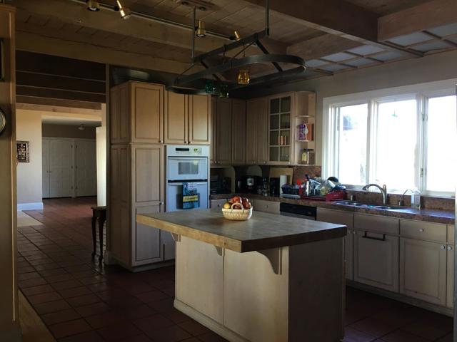 25300 Loma Prieta Avenue, Los Gatos CA: https://media.crmls.org/mediaz/cdc5d959-f444-4f76-bbfe-ff27b4da4a90.jpg