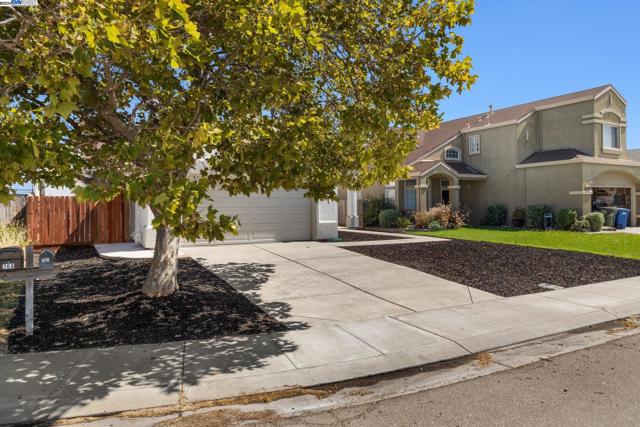 Image 4 of 44 For 762 Rubier Way