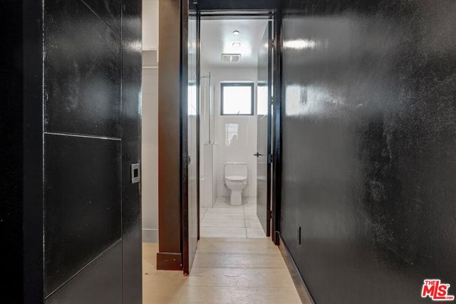 733 1/2 N Gramercy Place, Los Angeles CA: https://media.crmls.org/mediaz/cdc6b02f-8250-4db4-ac03-7b09faeef30f.jpg
