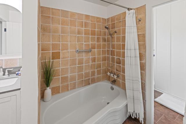 18 Upper Circle, Carmel Valley CA: https://media.crmls.org/mediaz/cdc7649c-232c-4da9-bf58-2e4ca702c92f.jpg