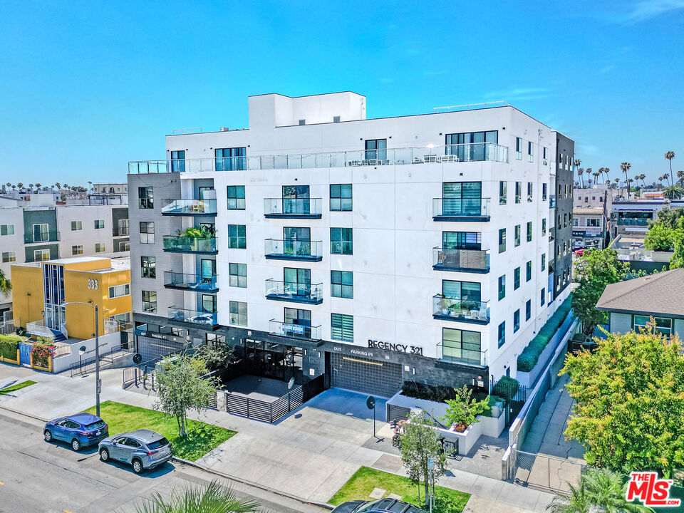 321 S Oxford Avenue #405