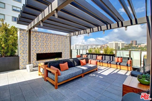 10777 WILSHIRE Boulevard, Los Angeles CA: https://media.crmls.org/mediaz/cdc94edf-2b7d-49cc-8f73-1a045c17b53a.jpg
