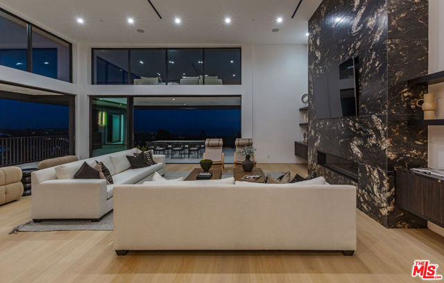 29800 Cuthbert Road, Malibu CA: https://media.crmls.org/mediaz/cdc977b2-9658-40a2-b418-2bff2aedf9e3.jpg