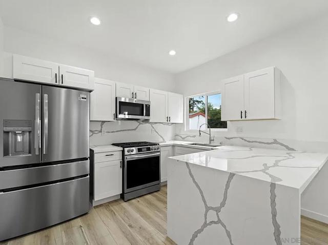 7231 Mohawk ST, San Diego CA: https://media.crmls.org/mediaz/cdccd78a-6f66-426c-a69c-b329ed955dc9.jpg