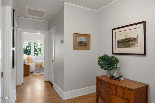 1036 N Chester Avenue, Pasadena CA: https://media.crmls.org/mediaz/cdcceab0-76bb-4011-8be4-9848ca0fccd3.jpg