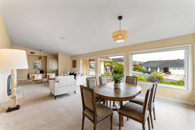7017 Sonora Court, Ventura CA: https://media.crmls.org/mediaz/cdce589c-4147-4890-b219-c448719faf7c.jpg
