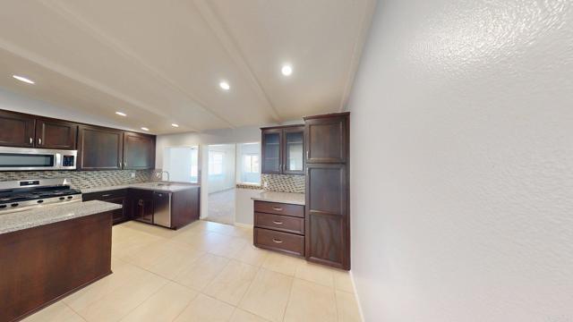 Detail Gallery Image 16 of 29 For 6310 Decanture St, San Diego,  CA 92120 - 3 Beds | 2 Baths