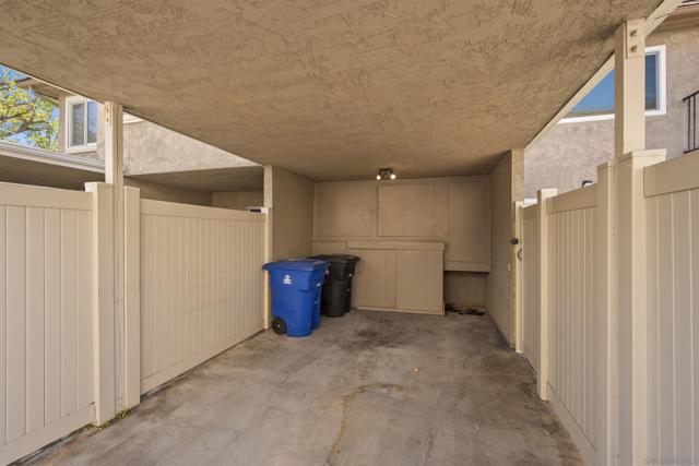 7836 Hummingbird Ln, San Diego CA: https://media.crmls.org/mediaz/cdcfbbdb-bb8e-4119-ab17-a1a6dfd9c980.jpg