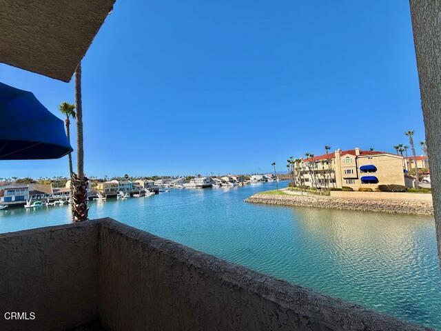 4249 Harbour Island Lane, Oxnard CA: https://media.crmls.org/mediaz/cdcfec13-04b0-4139-bb44-fe10fd5b3e32.jpg