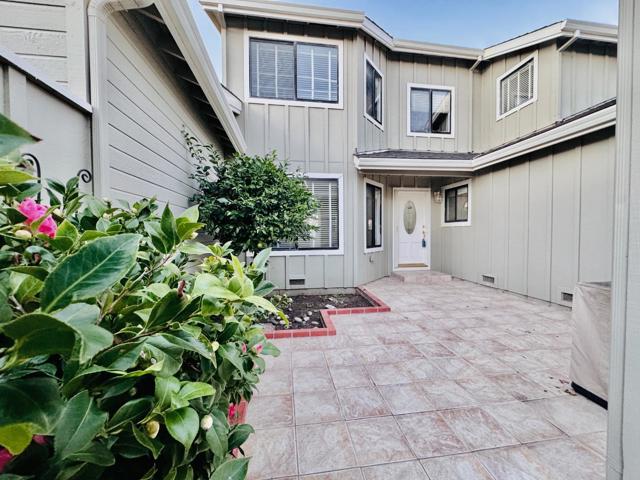 808 Duffin Drive, Hollister CA: https://media.crmls.org/mediaz/cdd0320f-3bd9-4c2c-9b1e-52f059d0f0e6.jpg