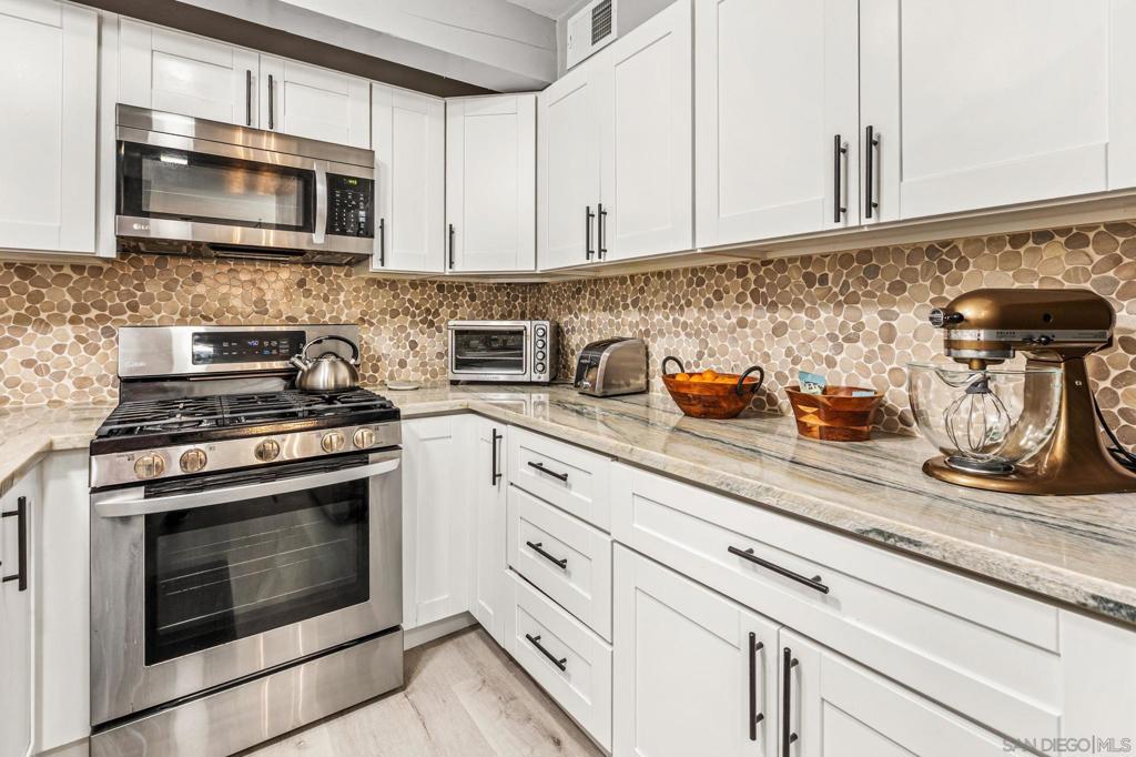 7512 Viejo Castilla Way - photo 15