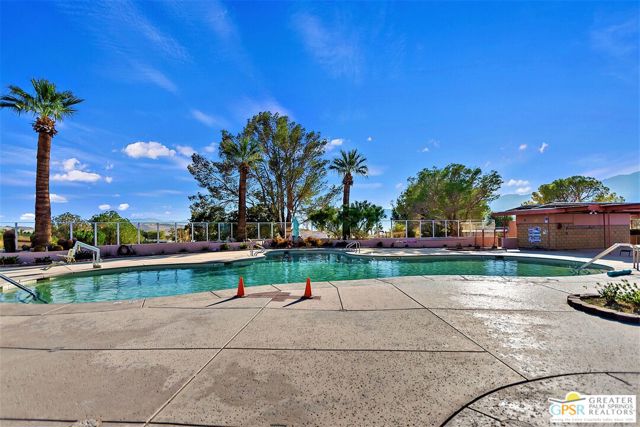 69490 Parkside Drive, Desert Hot Springs CA: https://media.crmls.org/mediaz/cdd120f9-b002-48ba-a53a-489c6572204c.jpg