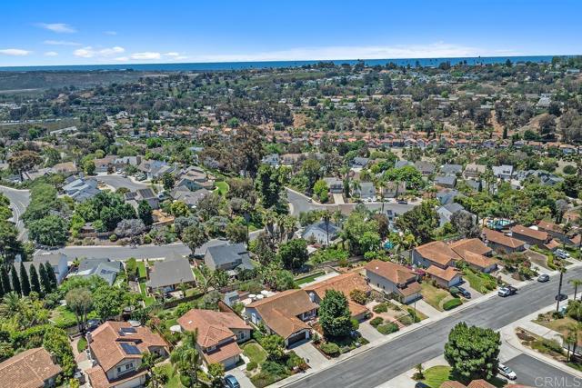 2663 Sutter St, Carlsbad CA: https://media.crmls.org/mediaz/cdd14368-9a69-4070-a3f5-6e84d7f01555.jpg
