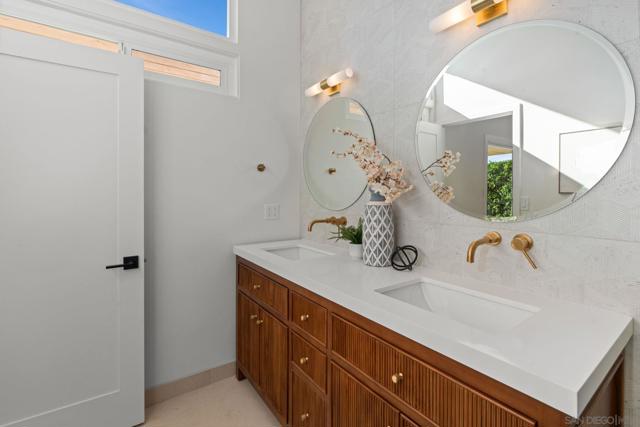 2561 Loring st, San Diego CA: https://media.crmls.org/mediaz/cdd171f6-f404-46f2-bff9-03bd6b20bbd7.jpg