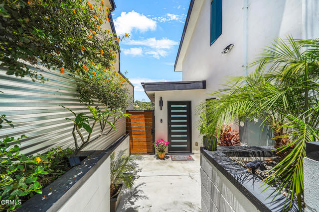 4255 Raynol Street, Los Angeles CA: https://media.crmls.org/mediaz/cdd1be75-8a33-428e-ac88-14be2fe7e3f3.jpg