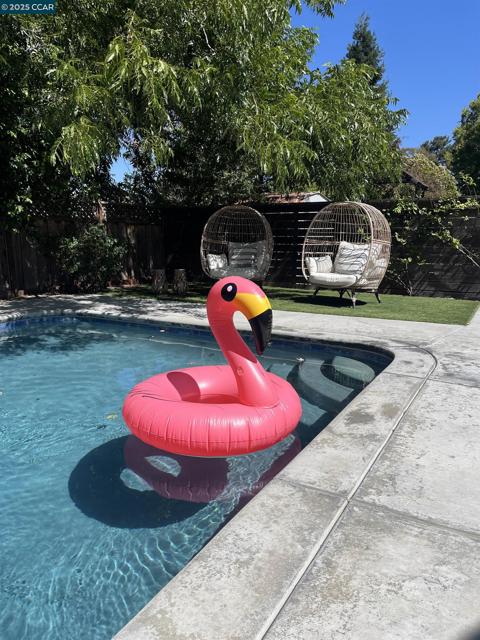 1275 Windermere Way, Concord CA: https://media.crmls.org/mediaz/cdd1e95c-4ef0-48e8-88f5-aaf4497e8df2.jpg