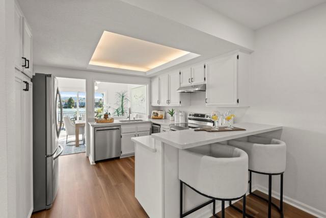 17 Spinnaker Place, Redwood City CA: https://media.crmls.org/mediaz/cdd26e88-5a76-4411-8e29-b33bfc98e8ee.jpg