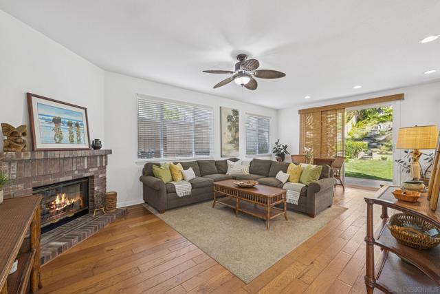 1266 Mariposa Rd, Carlsbad CA: https://media.crmls.org/mediaz/cdd35733-9d0e-49fa-ac9a-4857c11467d3.jpg