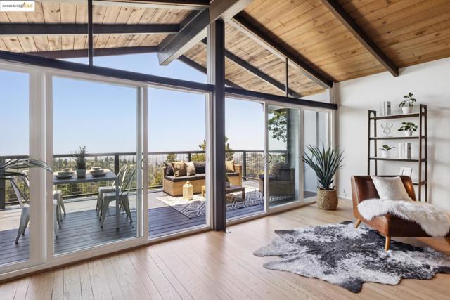 5920 Ascot Dr, Oakland CA: https://media.crmls.org/mediaz/cdd39bcf-682d-4a58-8d09-e4d464e491e3.jpg