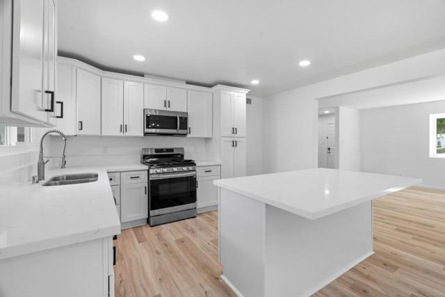 3221 Colgate Lane, Bakersfield CA: https://media.crmls.org/mediaz/cdd39eb3-60a5-4159-bfc1-ef175f695f96.jpg