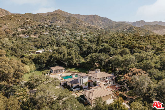 840 Ivy Lane, Montecito CA: https://media.crmls.org/mediaz/cdd46687-6552-4140-873c-6dc6cc759875.jpg