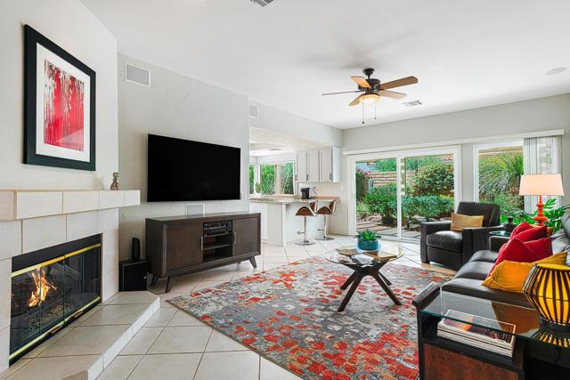 7 Florentina Drive, Rancho Mirage CA: https://media.crmls.org/mediaz/cdd4fd02-7ee9-4423-b73b-1f71d08026de.jpg