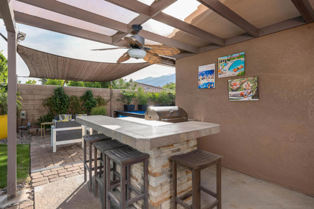 1289 E Caleta Way, Palm Springs CA: https://media.crmls.org/mediaz/cdd50130-885d-4a04-b516-820dcb177a1b.jpg
