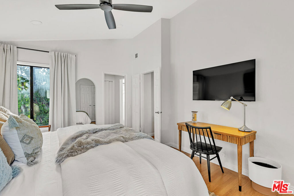 Cdd5c3ca 4c4e 44b8 9902 423c7fcfdd6a