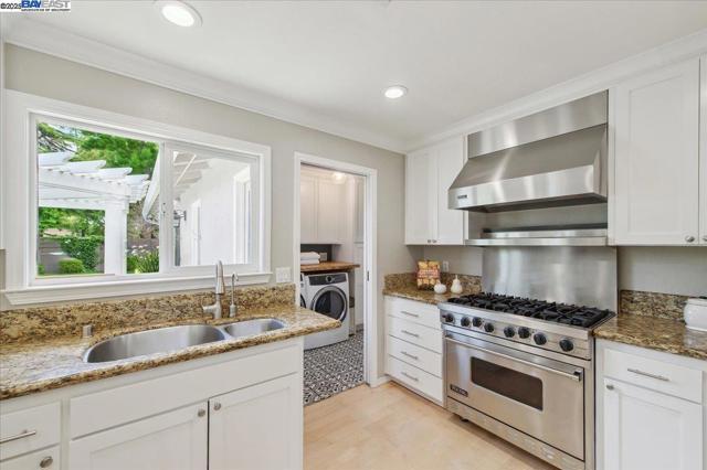5204 Hummingbird Rd, Pleasanton CA: https://media.crmls.org/mediaz/cdd5fb06-bcbe-4c68-ae9b-dca1a59452a9.jpg