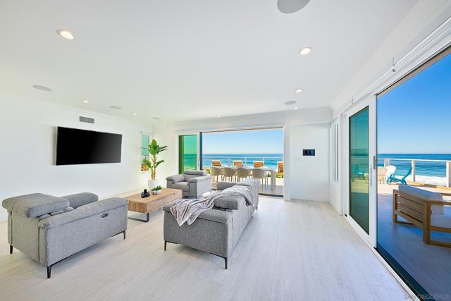 303 Sea Lane, La Jolla CA: https://media.crmls.org/mediaz/cdd61b6a-cc43-4709-b458-ce288672d781.jpg