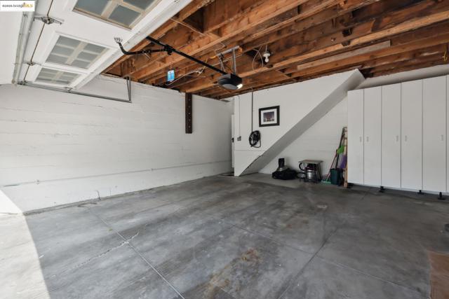 981 Indian Rock Ave, Berkeley CA: https://media.crmls.org/mediaz/cdd6deb3-7869-4f08-b7d4-414e4f6960f1.jpg