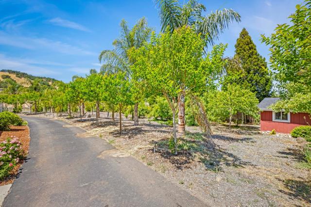 13580 Watsonville Road, Morgan Hill CA: https://media.crmls.org/mediaz/cdd6fa30-31aa-419f-a63a-d4976a49ea7d.jpg