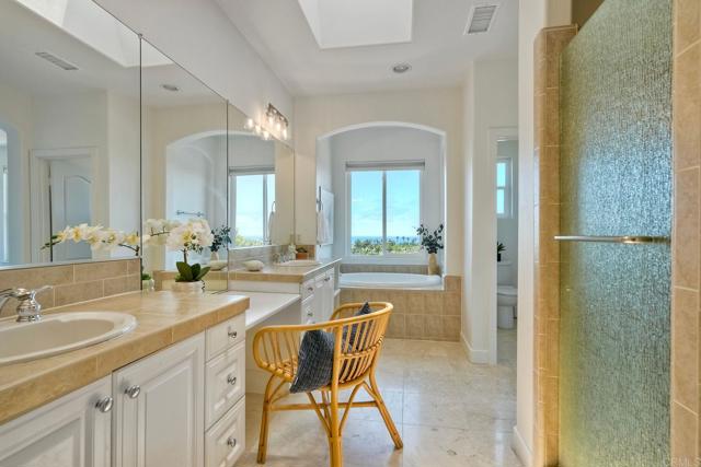 7479 Mermaid Lane, Carlsbad CA: https://media.crmls.org/mediaz/cdd74ab6-cdf7-4f07-88eb-14670a290613.jpg