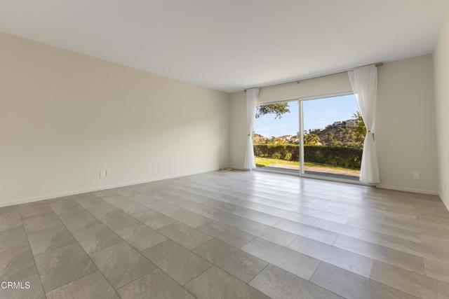 2657 Zorada Drive, Los Angeles CA: https://media.crmls.org/mediaz/cdd7e6af-8713-4319-8f82-49dc458d455e.jpg