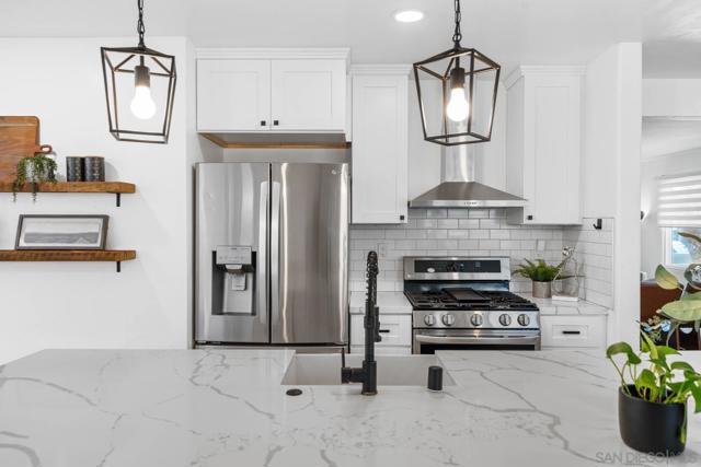516 Bonito Avenue, Imperial Beach CA: https://media.crmls.org/mediaz/cdd8c784-e5a5-47bf-b99a-a92d14993a92.jpg