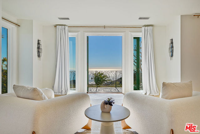 10502 Yellow Hill Road, Malibu CA: https://media.crmls.org/mediaz/cdd95452-9378-40cb-b661-879af1eb9c63.jpg