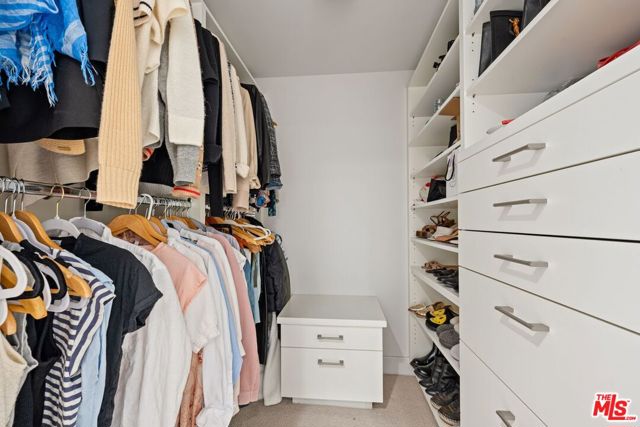 701 Ocean Avenue, Santa Monica CA: https://media.crmls.org/mediaz/cdd974ba-3ede-4fad-af68-c5e2b6eb299c.jpg