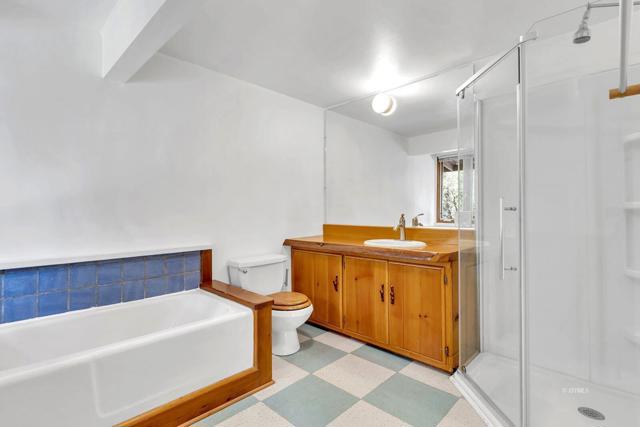 15 Main level full bath