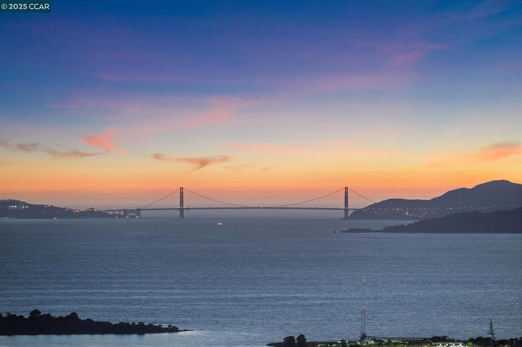 https://media.crmls.org/mediaz/cdda0a5b-374c-4a96-9208-a3e0d7e76d41.jpg?preset=X-Large