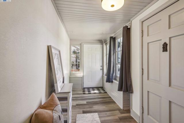 774 S 12th St, San Jose CA: https://media.crmls.org/mediaz/cdda2030-f473-49a1-8d6f-3e62775d891c.jpg