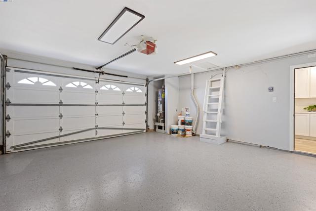 1692 Maryland St, Redwood City CA: https://media.crmls.org/mediaz/cddabfd2-62f4-41d9-a051-88fc9e622050.jpg