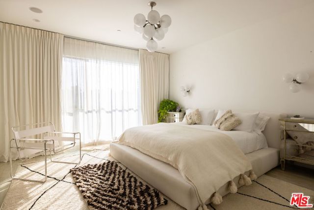 3525 Barry Avenue, Los Angeles CA: https://media.crmls.org/mediaz/cddb179d-5c6b-48e4-a093-09c5c9ce749e.jpg