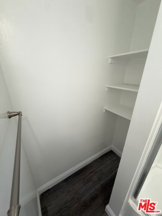 4277 Colbath Avenue photo 13