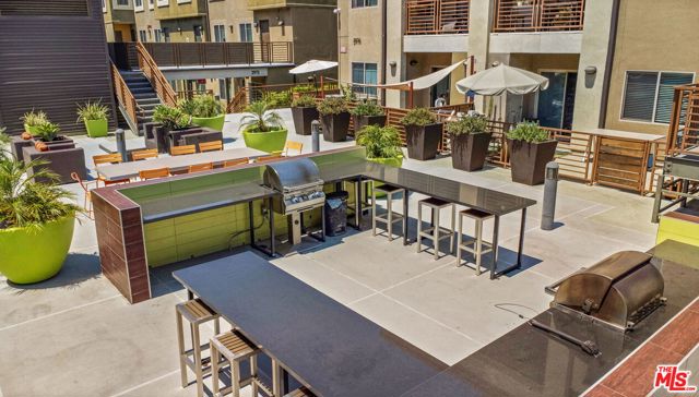 2974 Ripple Place, Los Angeles CA: https://media.crmls.org/mediaz/cddb78e8-caf6-4593-bf49-fe4727a85059.jpg