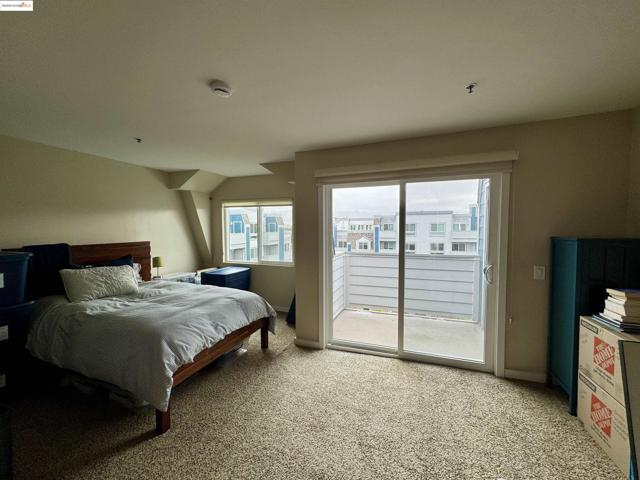 6400 Christie Ave, Emeryville CA: https://media.crmls.org/mediaz/cddcfcb9-df78-4db0-b4ae-d3e2b6a156a9.jpg
